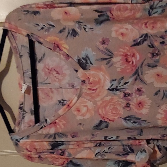 Top - Picture 2 of 2